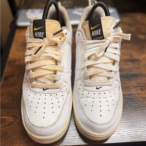 Nike Air Force 1 Shoes White/Black  LV8 Utility Overbranding size 8